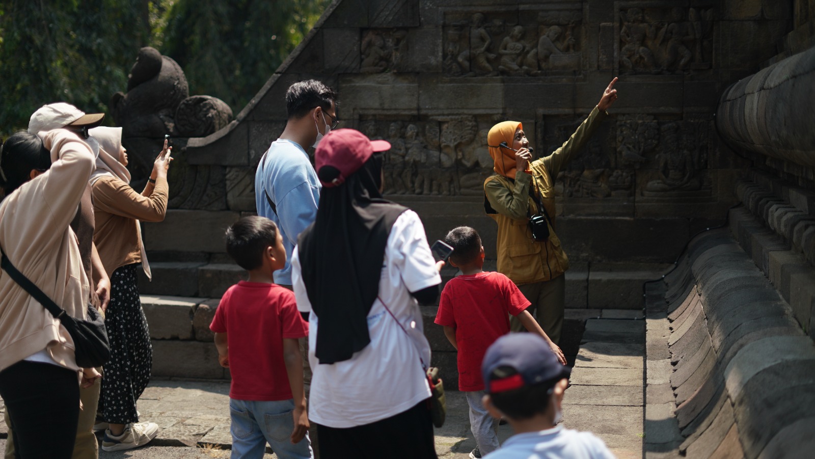 Pemugaran Candi Mendut 2025 hadir dengan lomba konten dan workshop kreatif, menjadikan konservasi budaya sebagai ruang edukasi dan inspirasi generasi muda. Foto:Istimewa